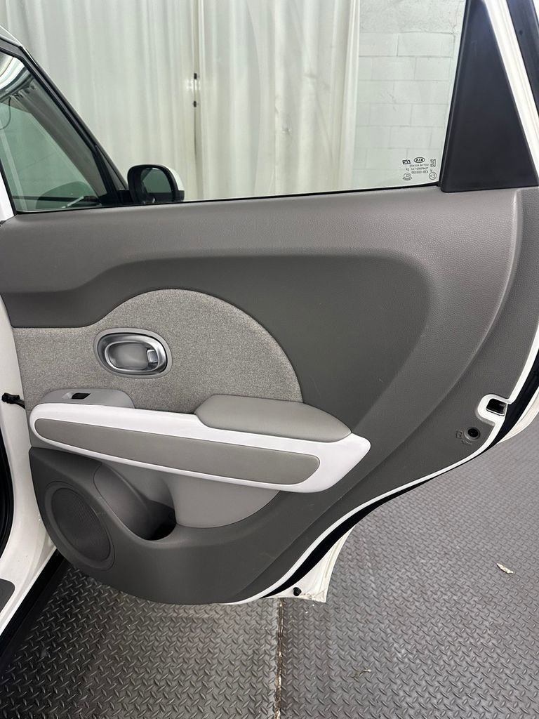Used 2017 Kia Soul EV-e image 27