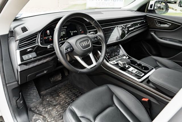 Used 2023 Audi Q8 Premium image 9