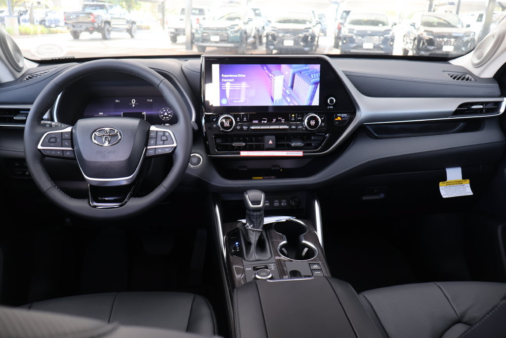 New 2026 Toyota Highlander Limited AWD/4WD image 26