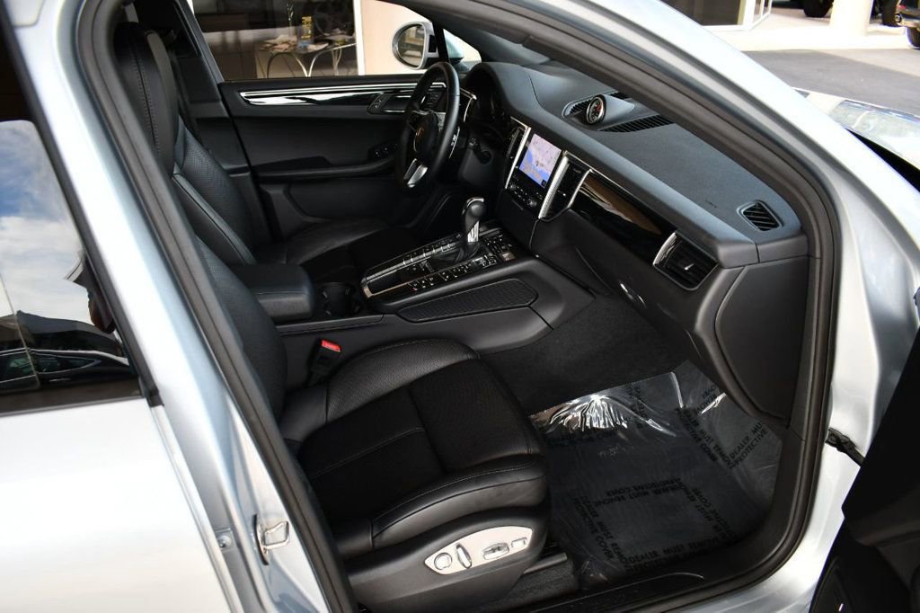 Used 2018 Porsche Macan image 44