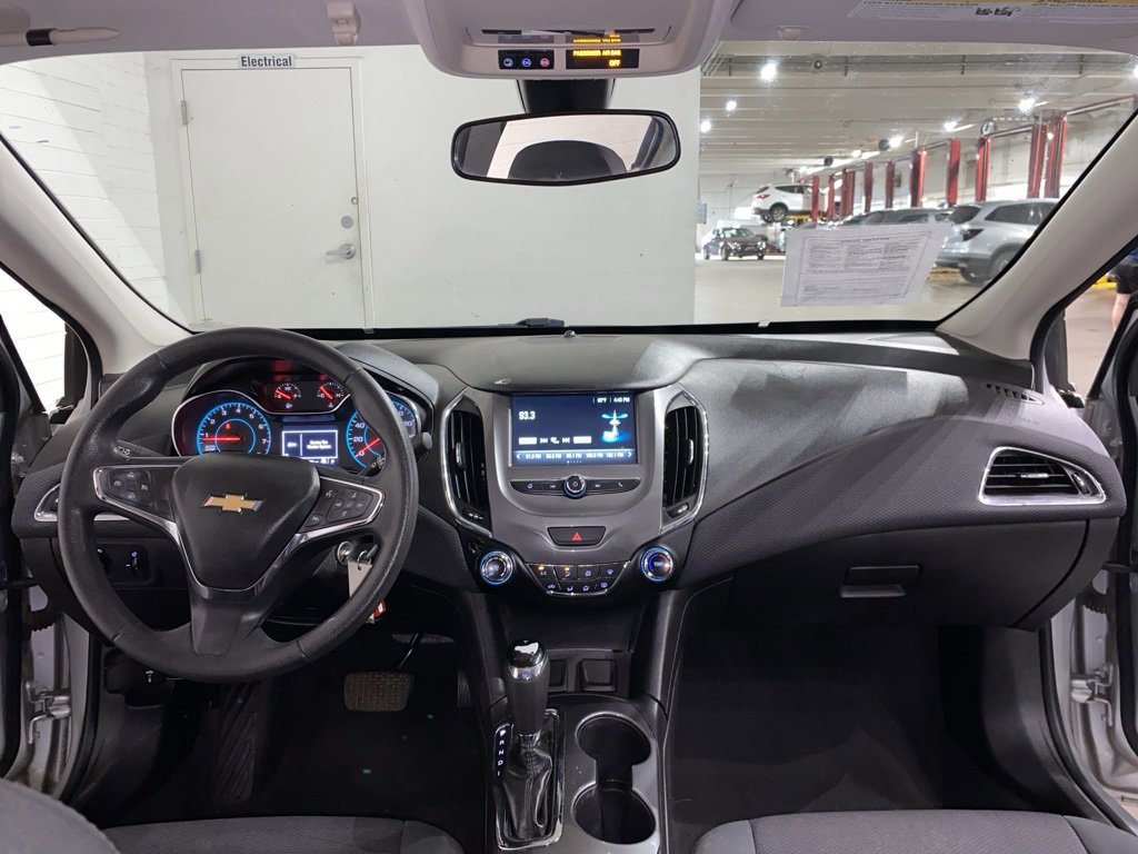 Used 2018 Chevrolet Cruze LT image 14