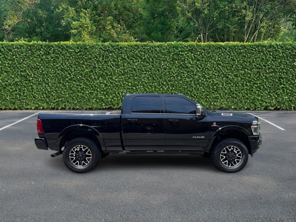 Used 2025 RAM 2500 Limited AWD/4WD image 2