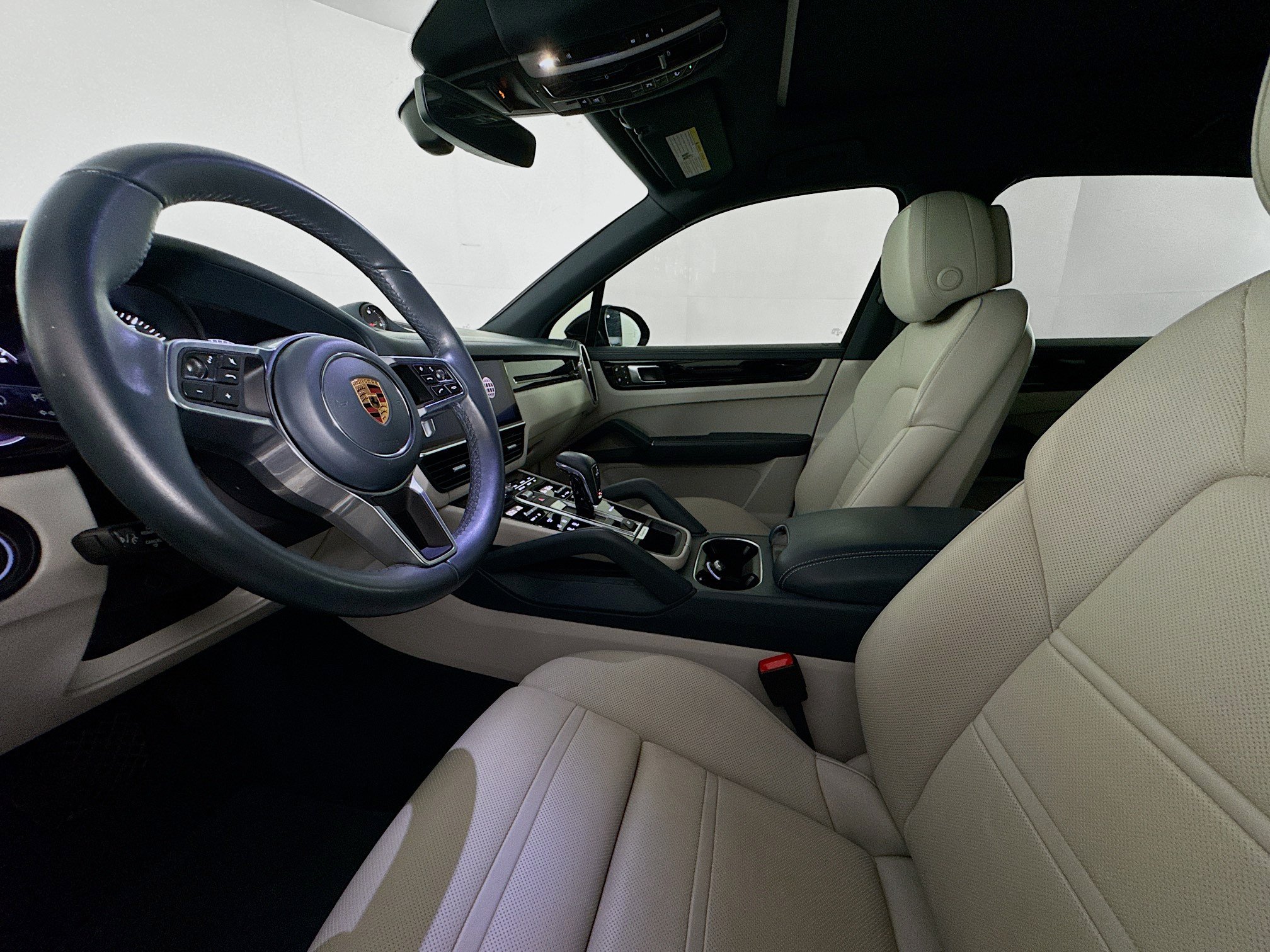 Used 2022 Porsche Cayenne AWD/4WD image 19