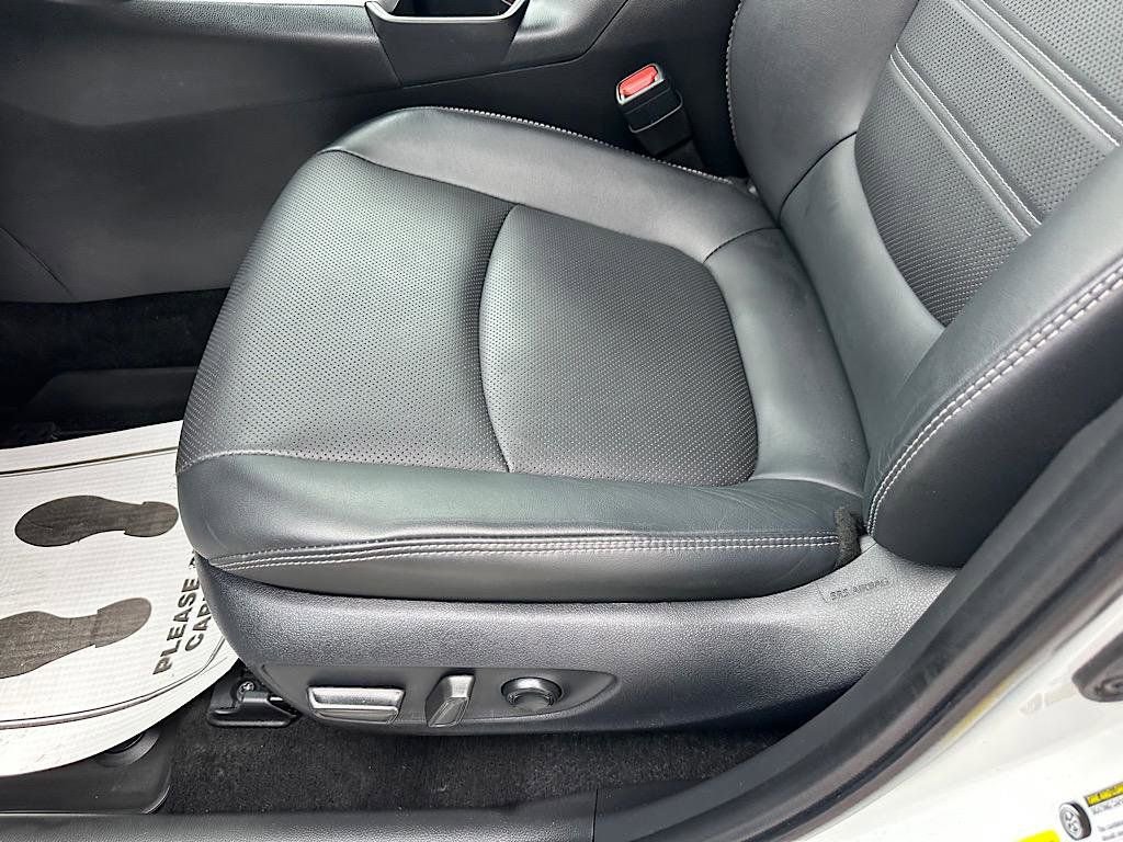 Used 2025 Toyota RAV4 Limited w/ Advanced Technology Package image 15