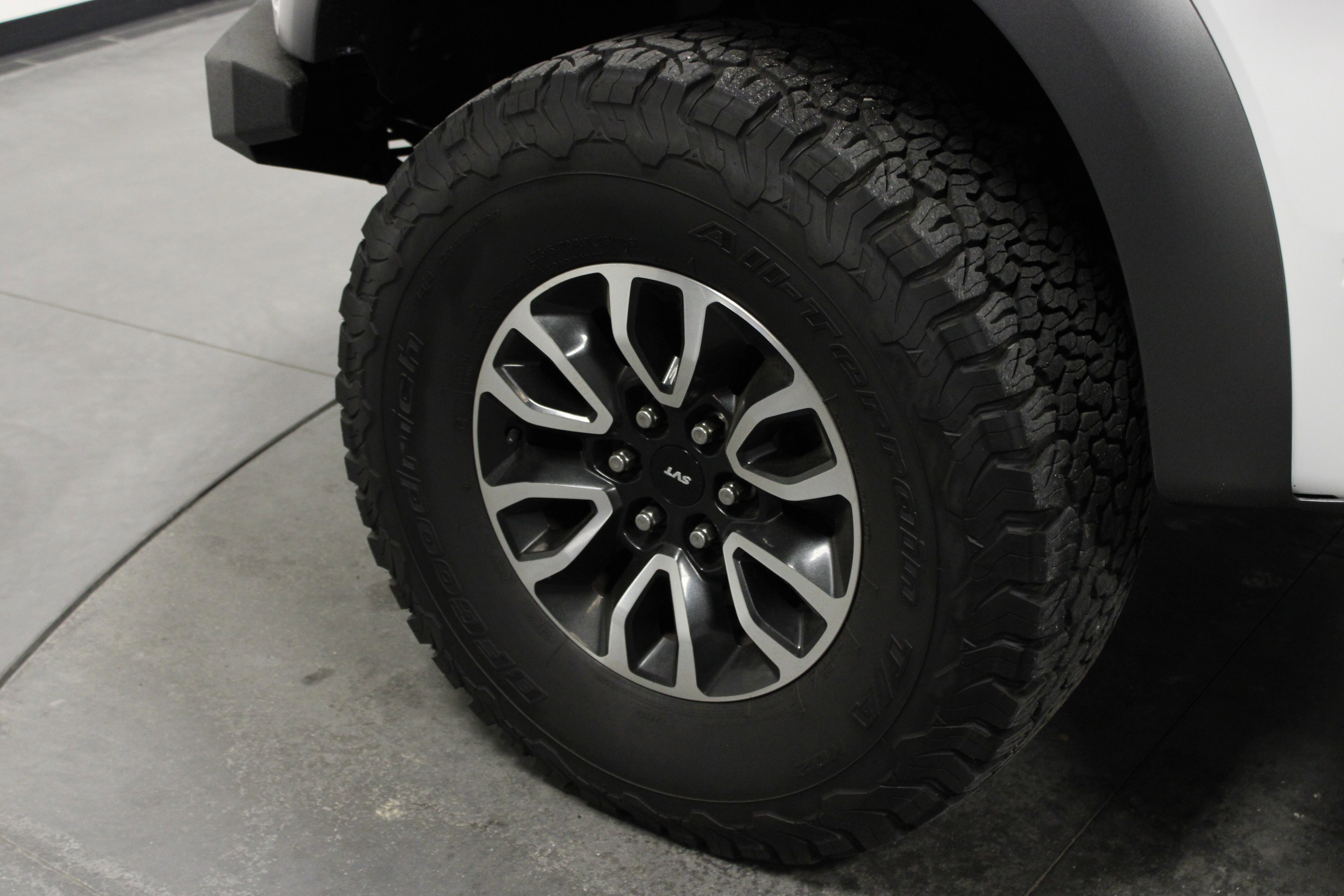 Used 2014 Ford F150 Raptor w/ Equipment Group 801A Luxury AWD/4WD image 10