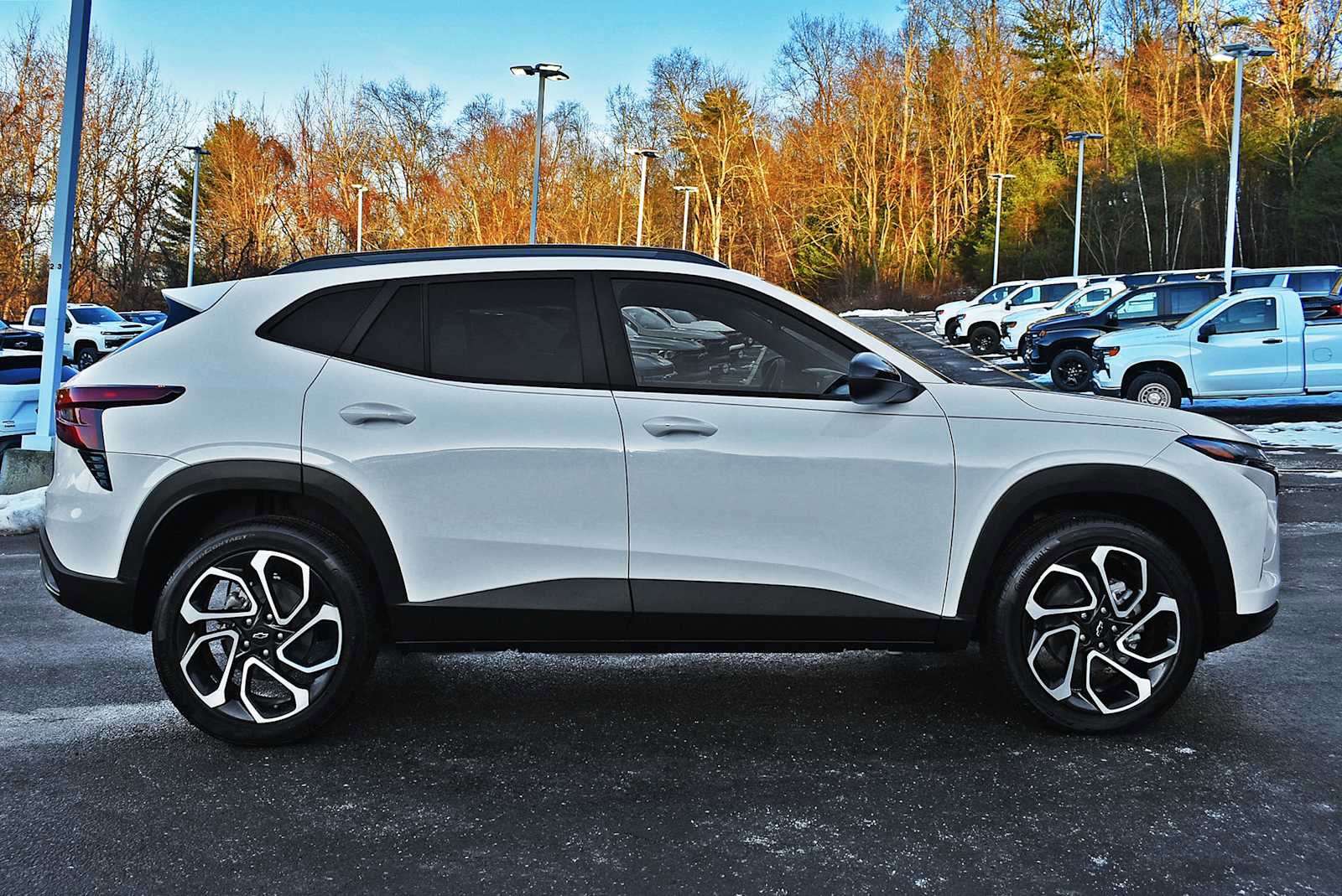 Used 2025 Chevrolet Trax RS w/ Sunroof Package image 6