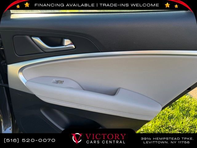 Used 2023 Genesis G70 2.0T image 21