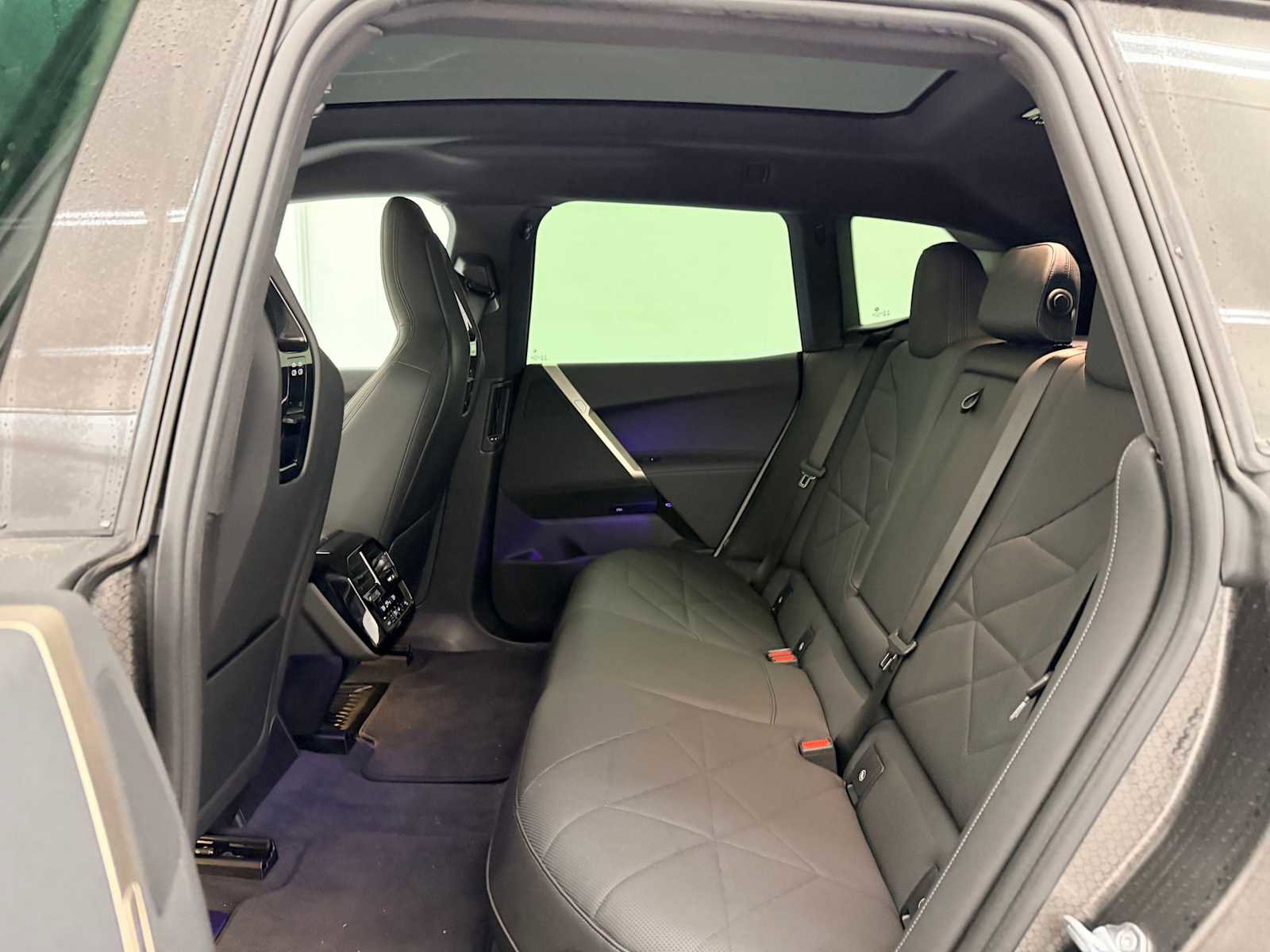 Used 2023 BMW iX xDrive50 w/ Sport Package image 20