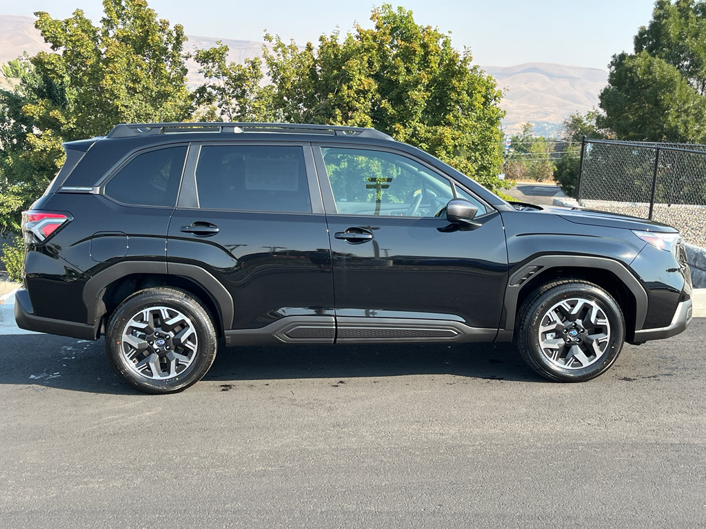 New 2025 Subaru Forester Premium w/ Convenience Package #1 image 2