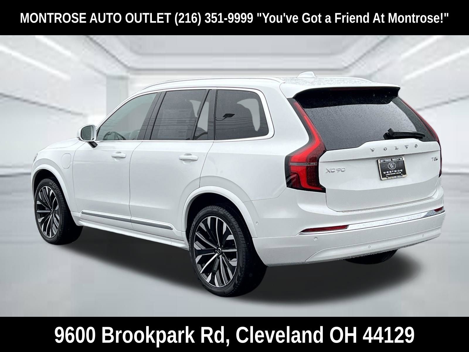 New 2026 Volvo XC90 T8 Ultra w/ Protection Package Premier AWD/4WD image 3