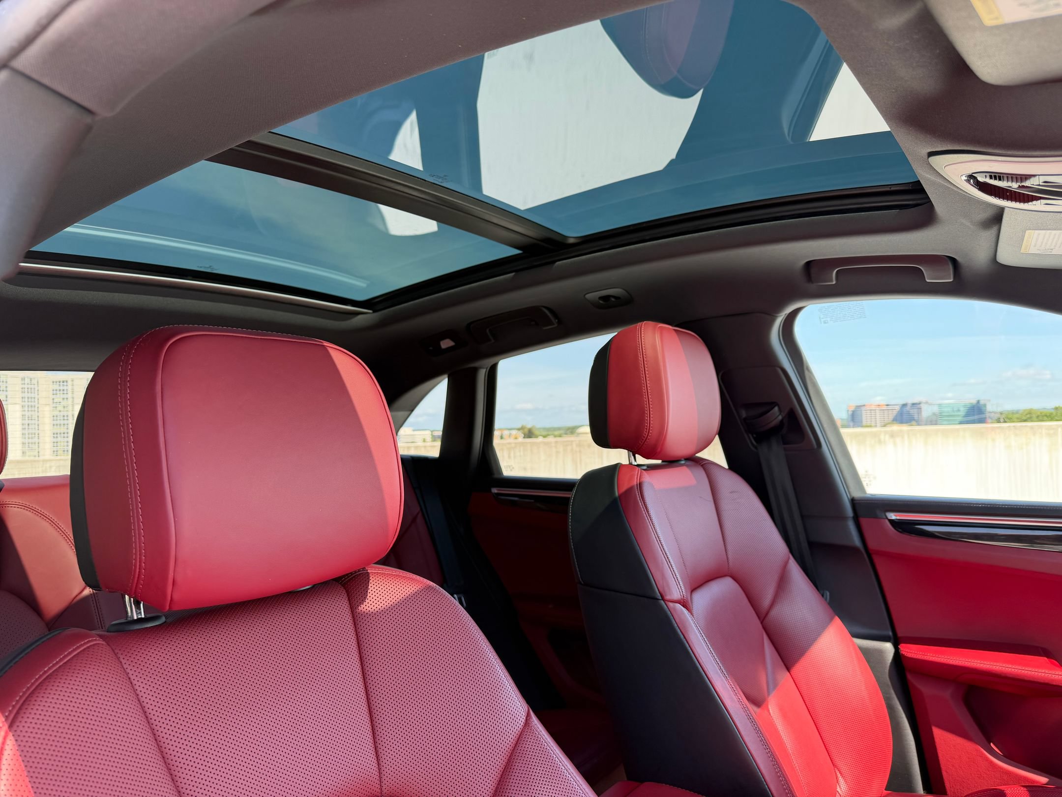 Certified 2023 Porsche Macan AWD/4WD image 20