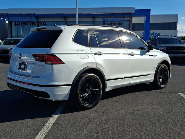 Used 2024 Volkswagen Tiguan SE R-Line AWD/4WD image 6