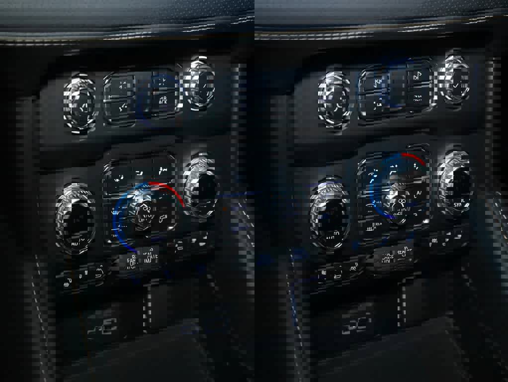 Used 2021 GMC Yukon XL AT4 w/ Rear Media and Nav Package image 30