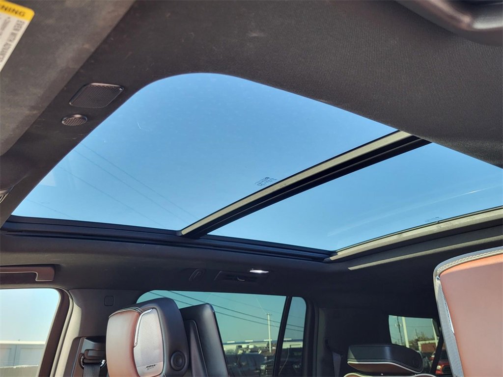 Used 2023 GMC Yukon XL Denali Ultimate image 18