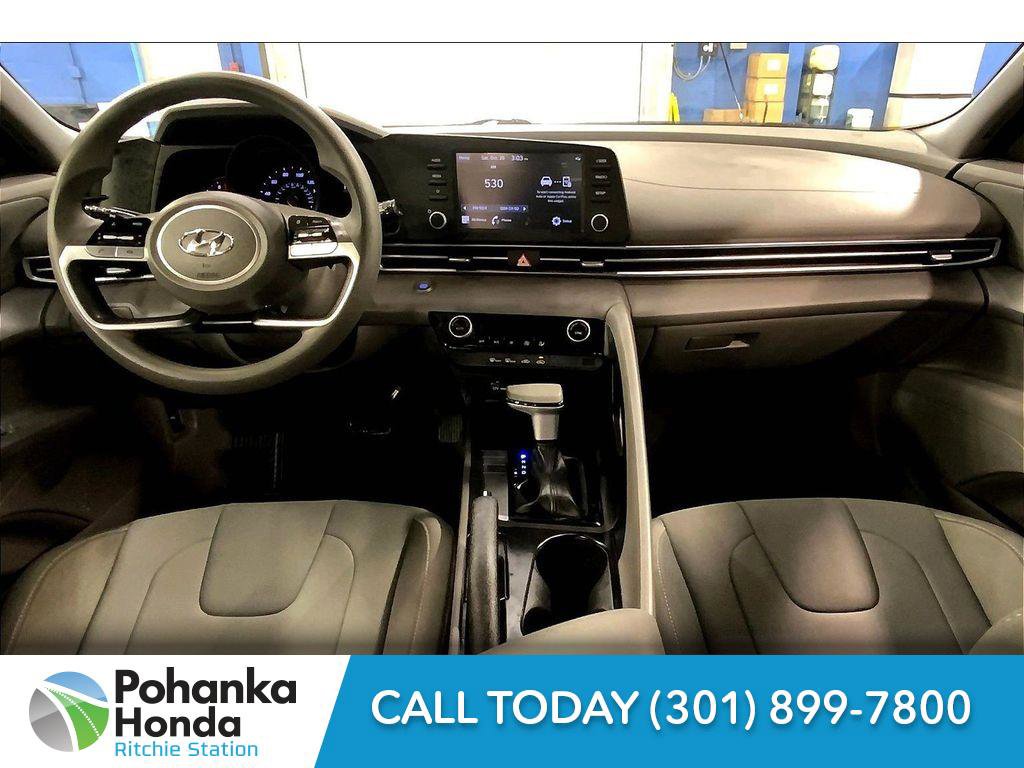 Used 2023 Hyundai Elantra SEL w/ Cargo Package image 16