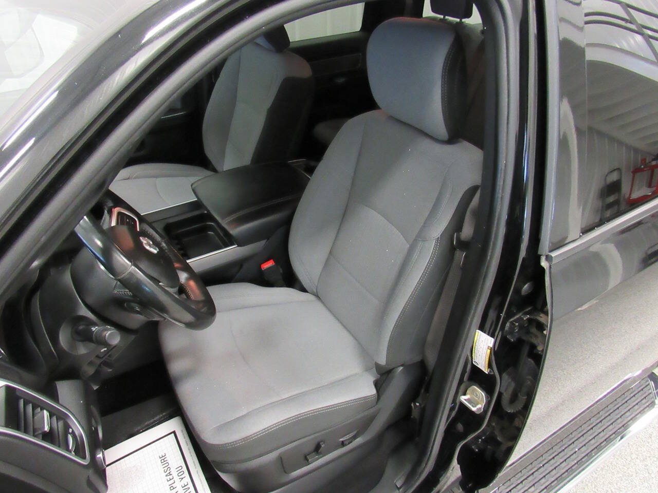 Used 2021 RAM 2500 Big Horn w/ Level 1 Equipment Group AWD/4WD image 36