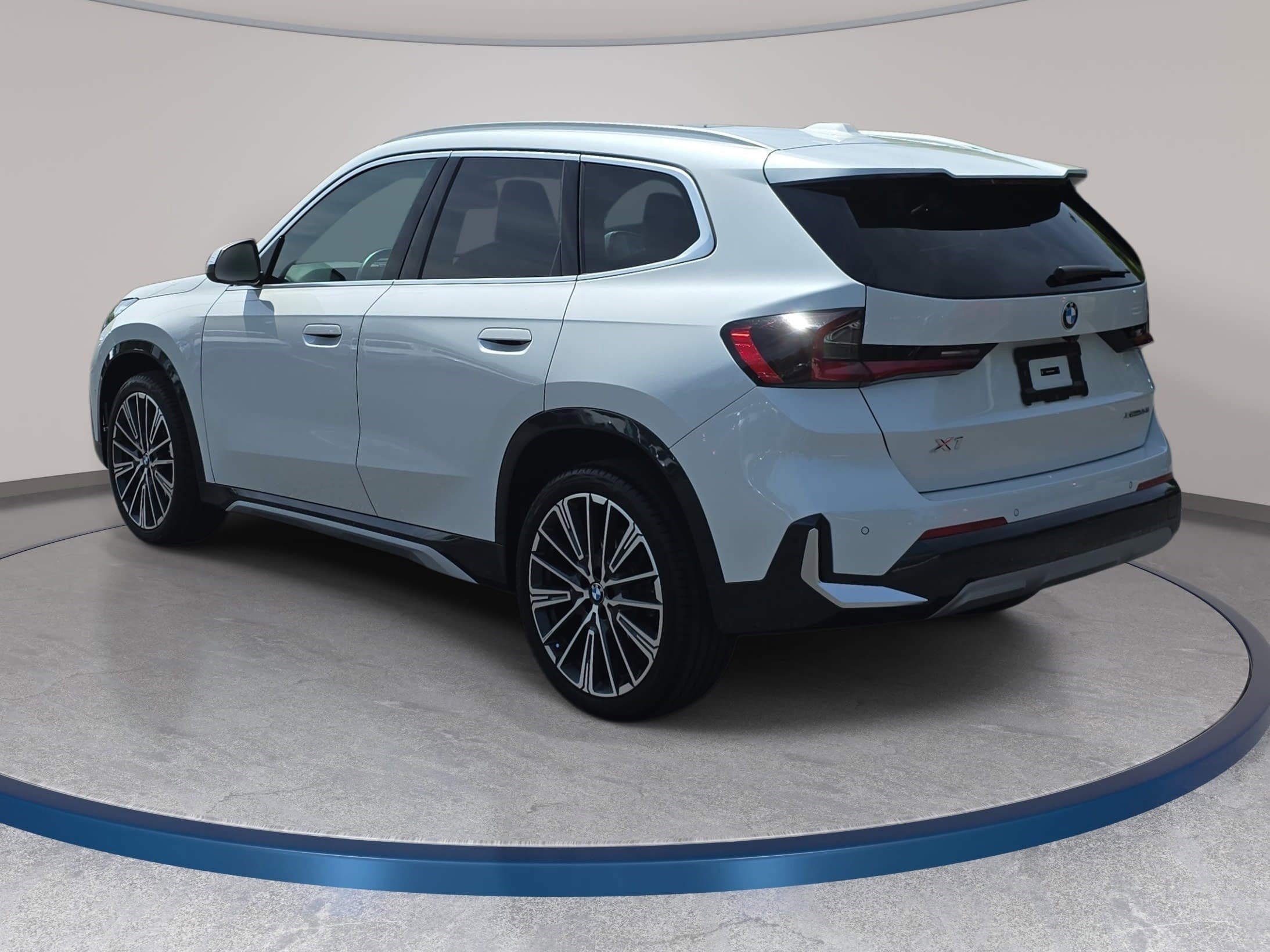Used 2024 BMW X1 xDrive28i w/ Convenience Package image 7
