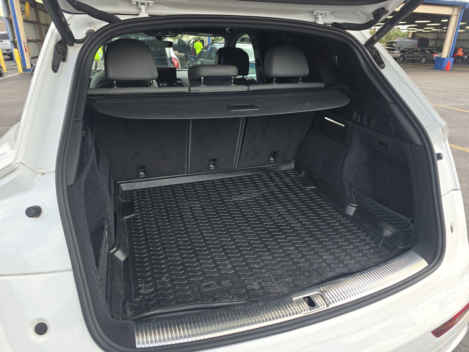 Used 2022 Audi SQ5 Premium w/ Convenience Package image 14