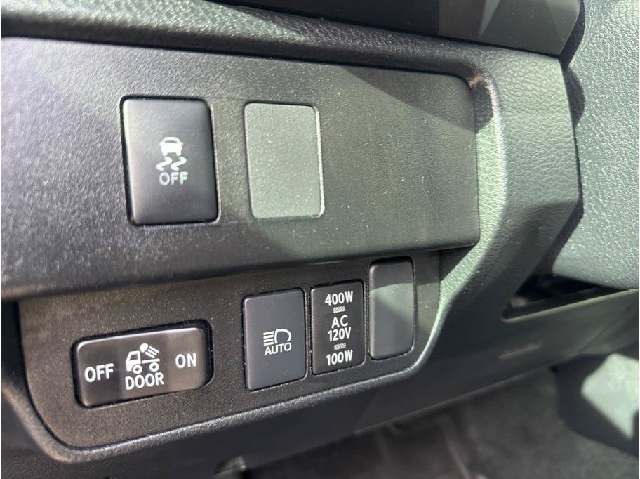 Used 2020 Toyota Tacoma TRD Off-Road w/ Technology Package AWD/4WD image 22