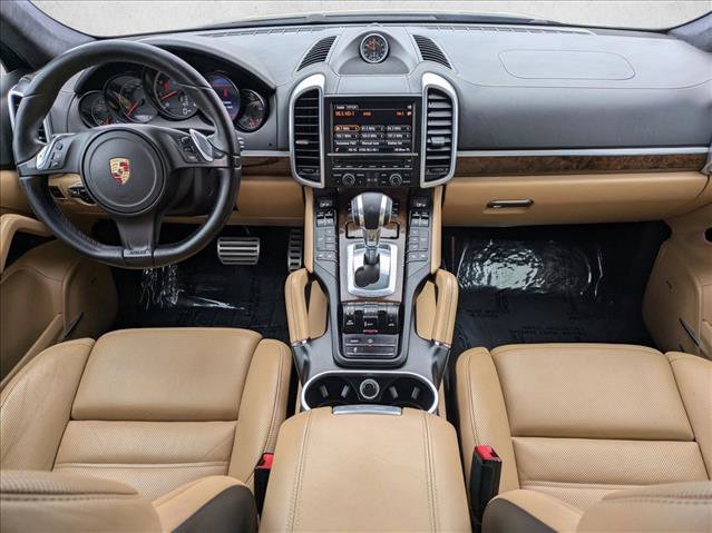 Used 2014 Porsche Cayenne Turbo image 17