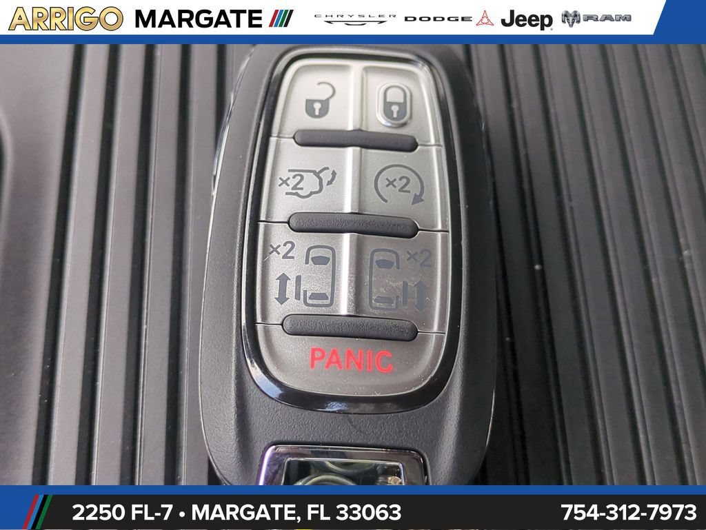New 2027 Chrysler Pacifica Limited w/ Family Tech Group FWD image 33