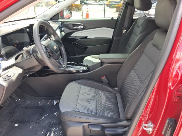 Used 2026 Chevrolet Trax LT FWD image 12