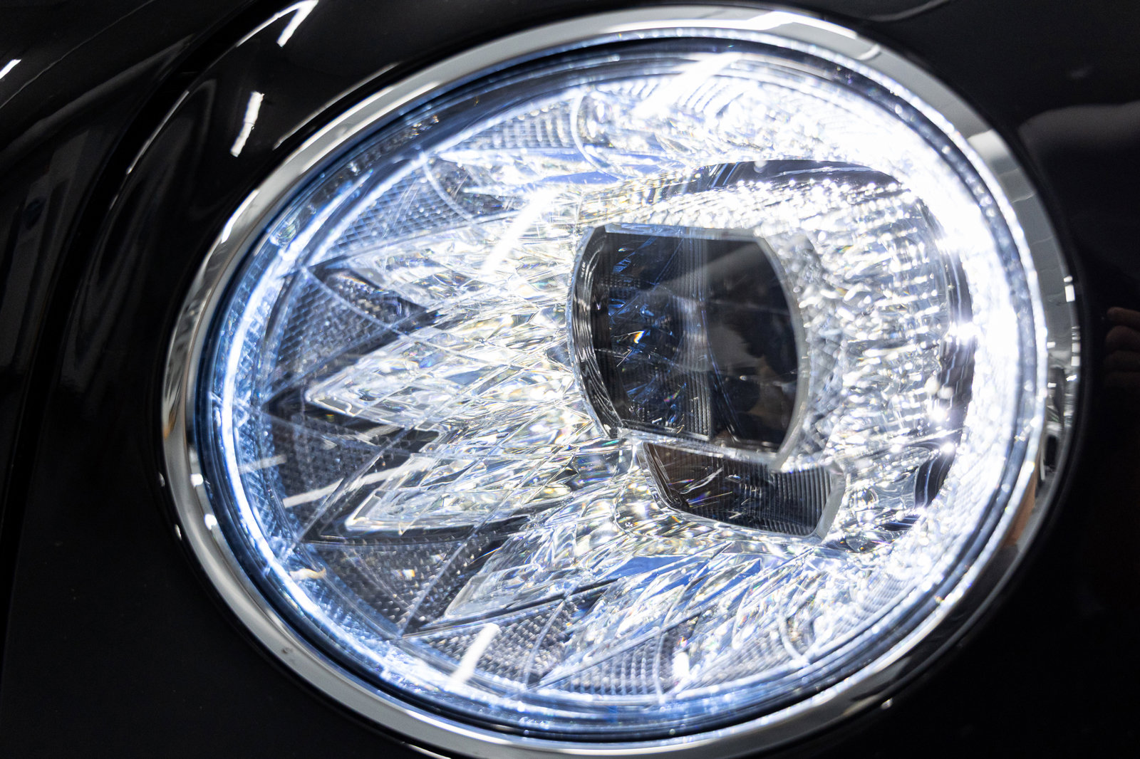 Used 2023 Bentley Flying Spur V8 image 15