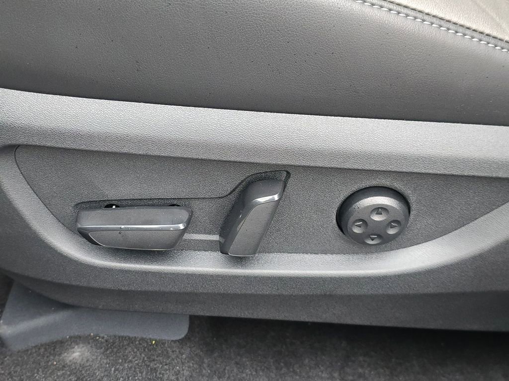 New 2025 INFINITI QX55 Essential image 32