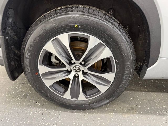 Certified 2023 Toyota Highlander XLE image 21
