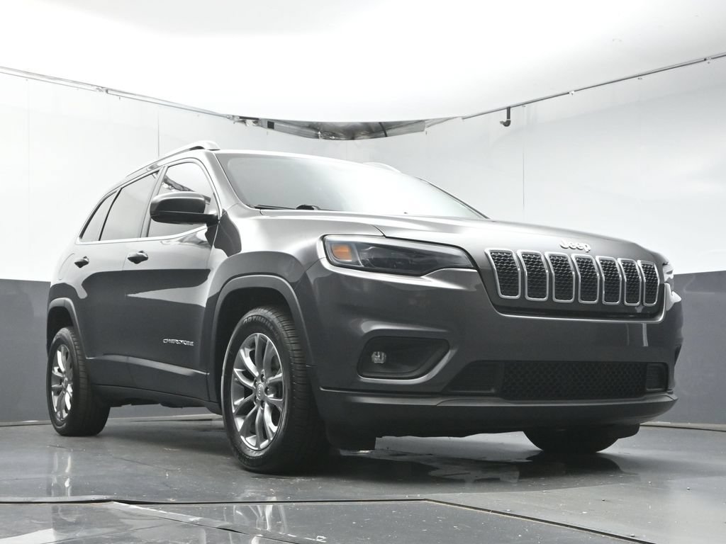 Used 2019 Jeep Cherokee Latitude Plus w/ Comfort/Convenience Group FWD image 30