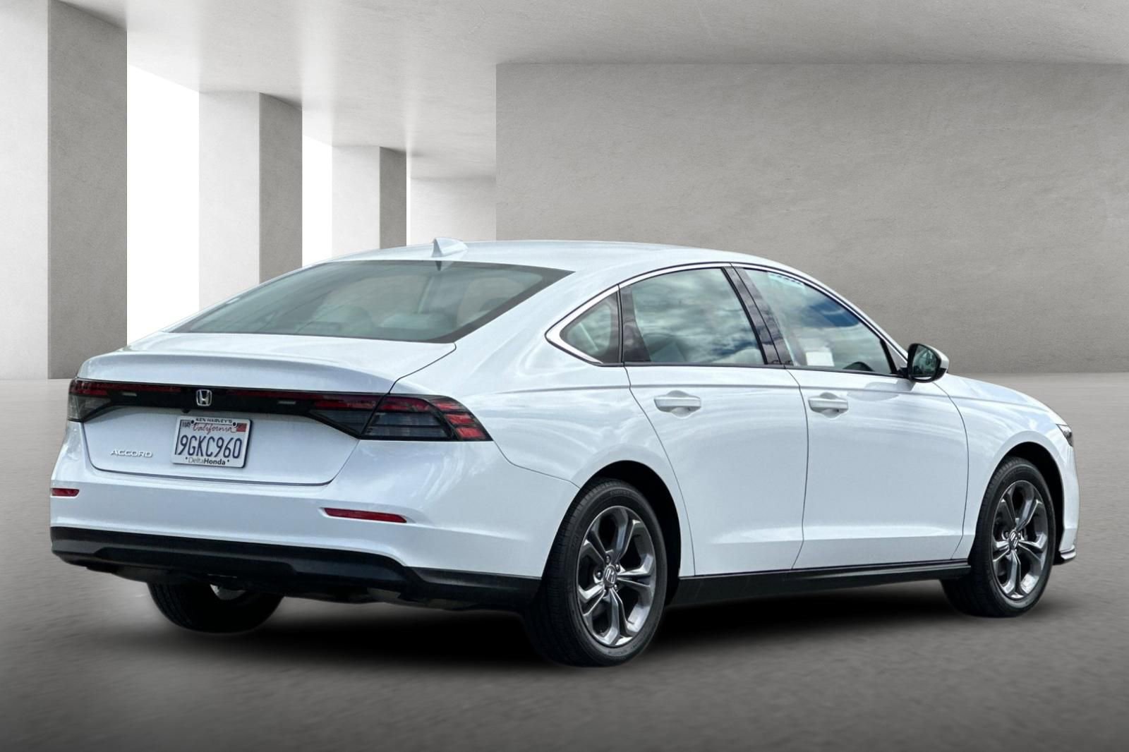 Certified 2023 Honda Accord EX image 4