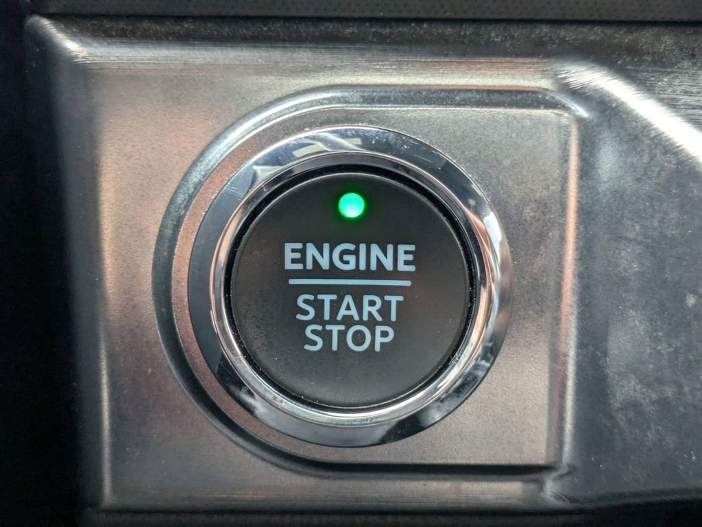 Used 2022 Ford F150 Lariat w/ Equipment Group 502A High image 35