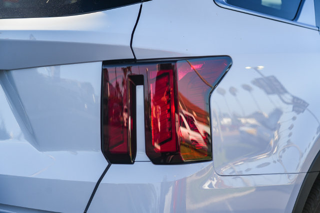 New 2026 Kia Sorento S w/ S Panoramic Sunroof Package FWD image 17