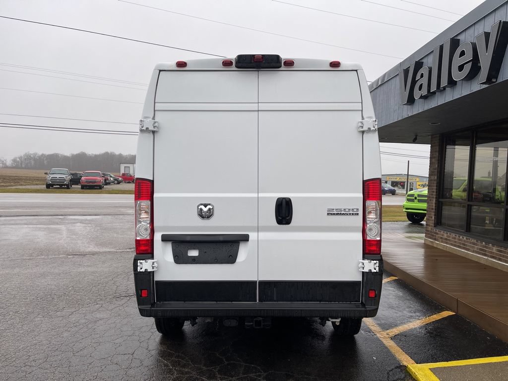 New 2025 RAM ProMaster 2500 w/ Premium Convenience Group FWD image 5