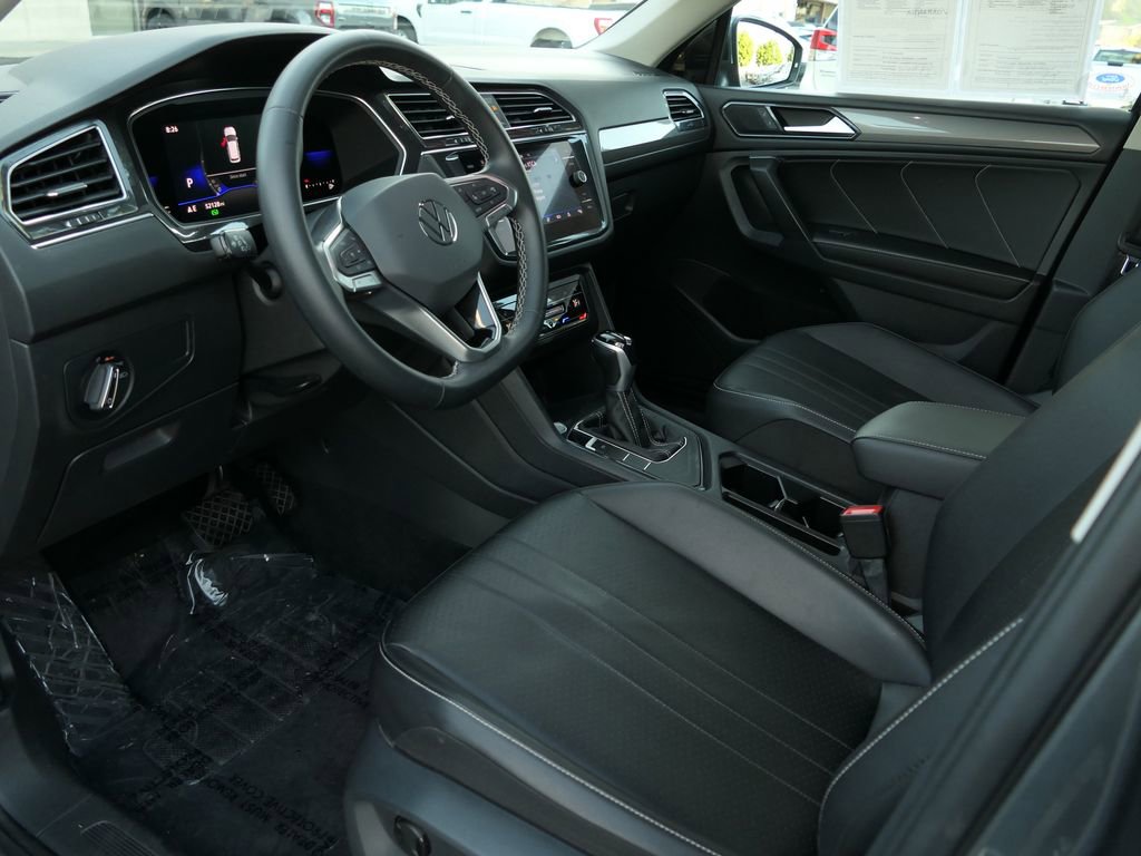 Used 2022 Volkswagen Tiguan SE image 12