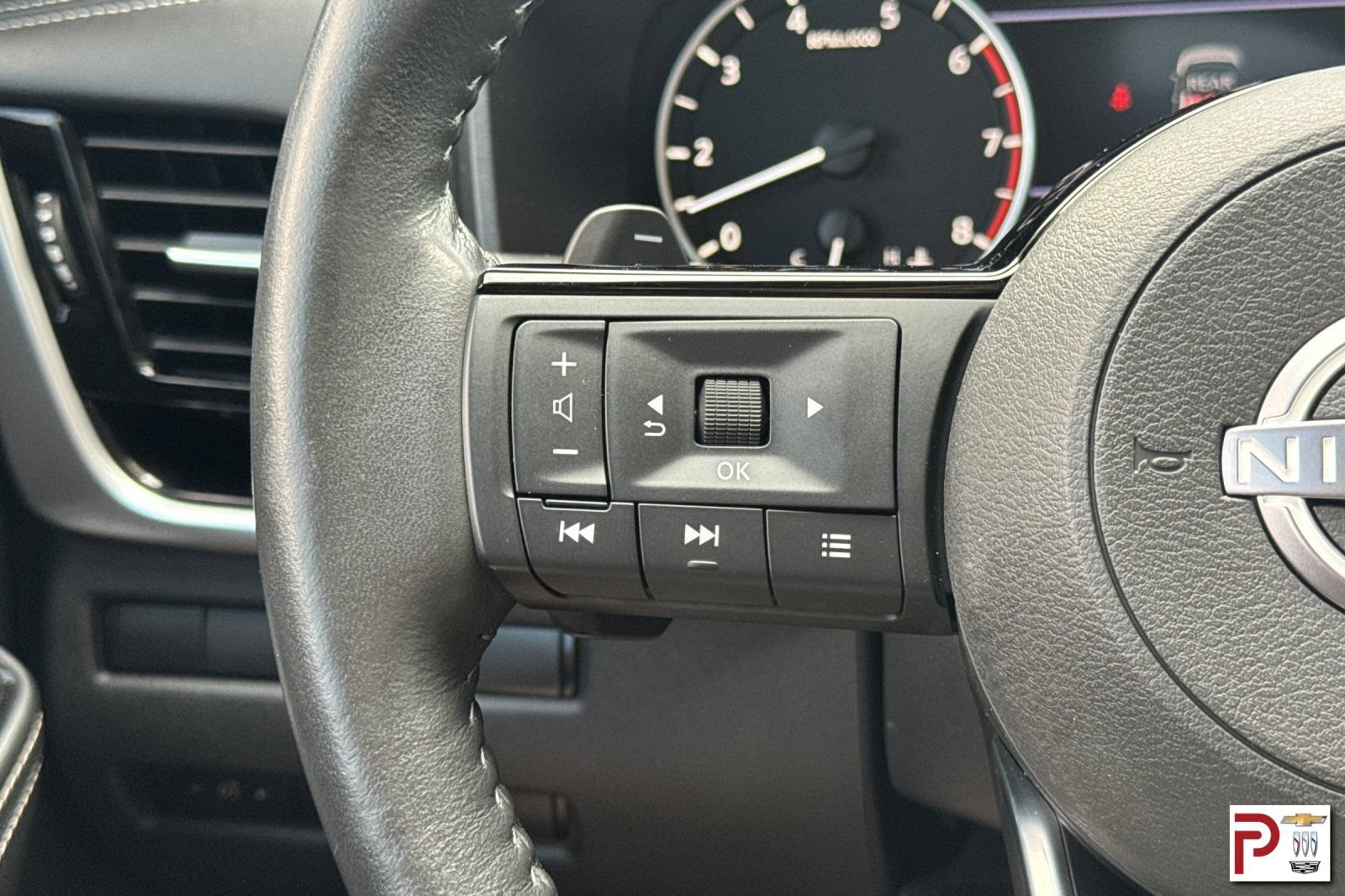 Used 2023 Nissan Rogue SL w/ SL Premium Package FWD image 29