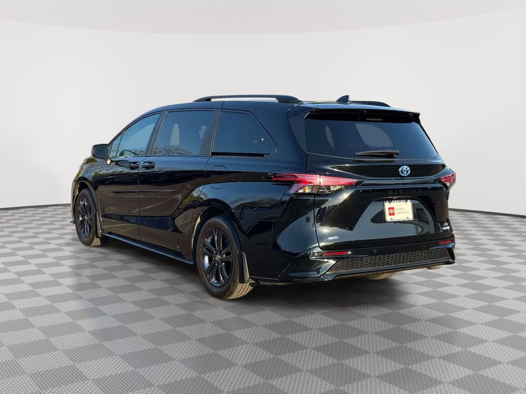 Used 2024 Toyota Sienna XSE w/ XSE Plus Package image 5