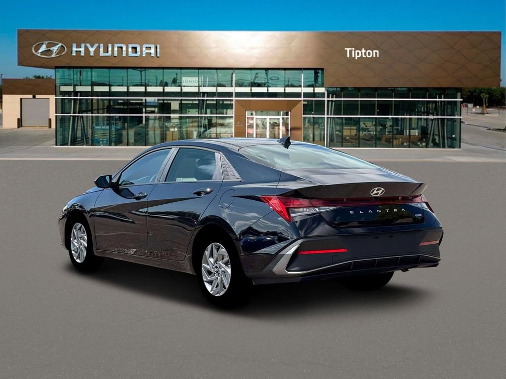 New 2026 Hyundai Elantra Blue image 5