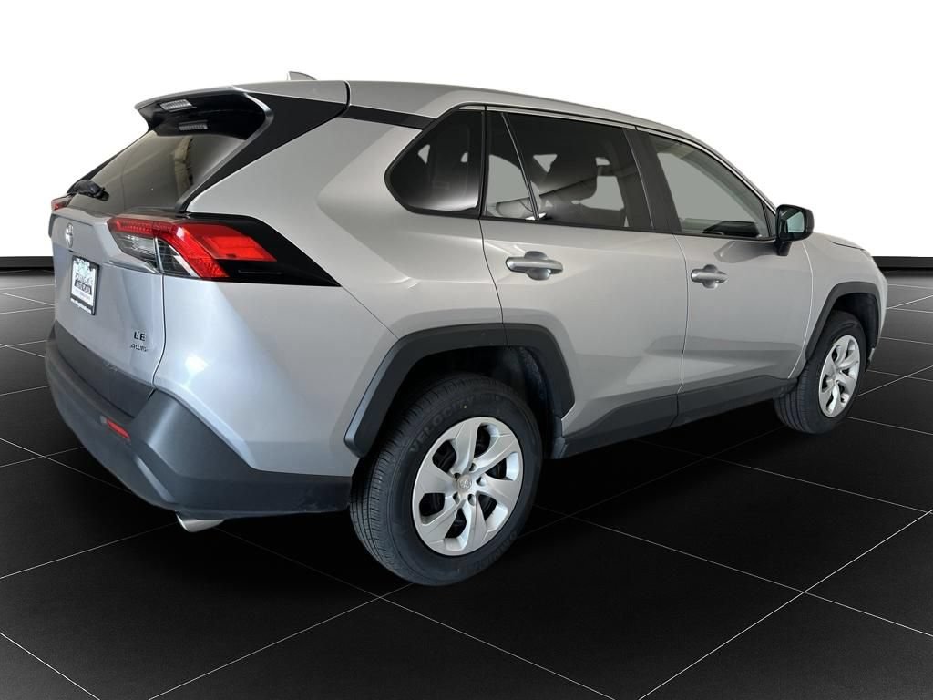 Used 2025 Toyota RAV4 LE AWD/4WD image 5