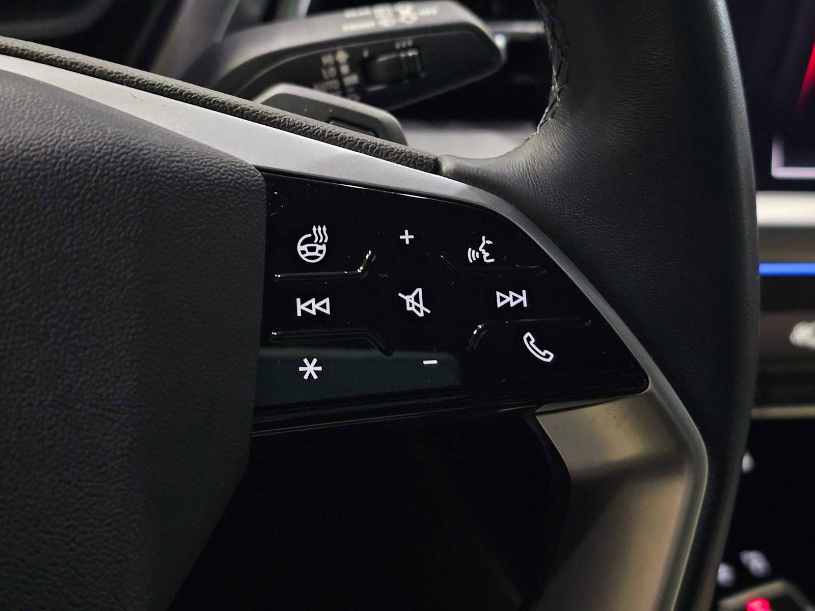 Used 2023 Audi Q4 e-tron Premium Plus w/ Premium Plus image 28