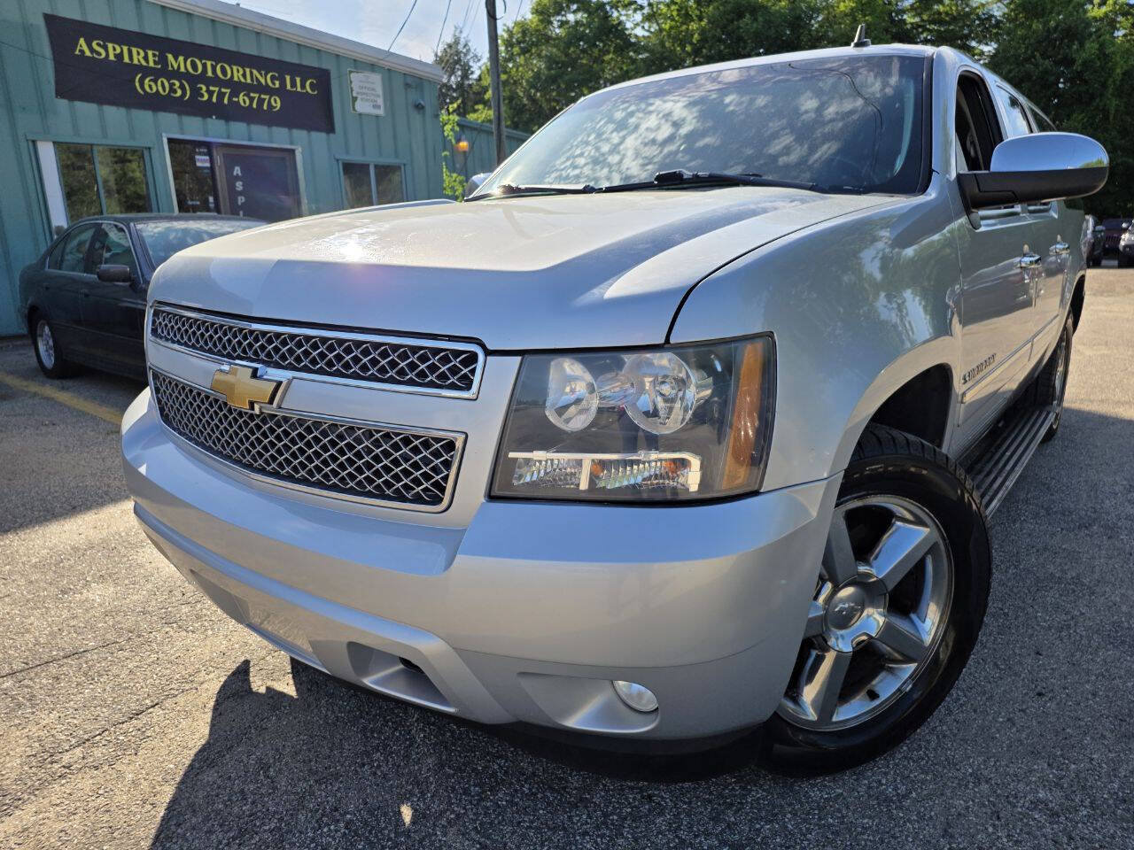 Used 2012 Chevrolet Suburban LTZ AWD/4WD image 2