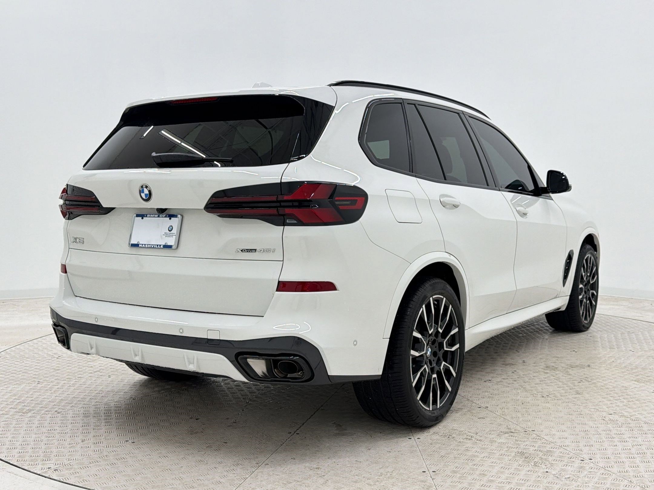 Certified 2025 BMW X5 xDrive40i w/ Executive Package image 9
