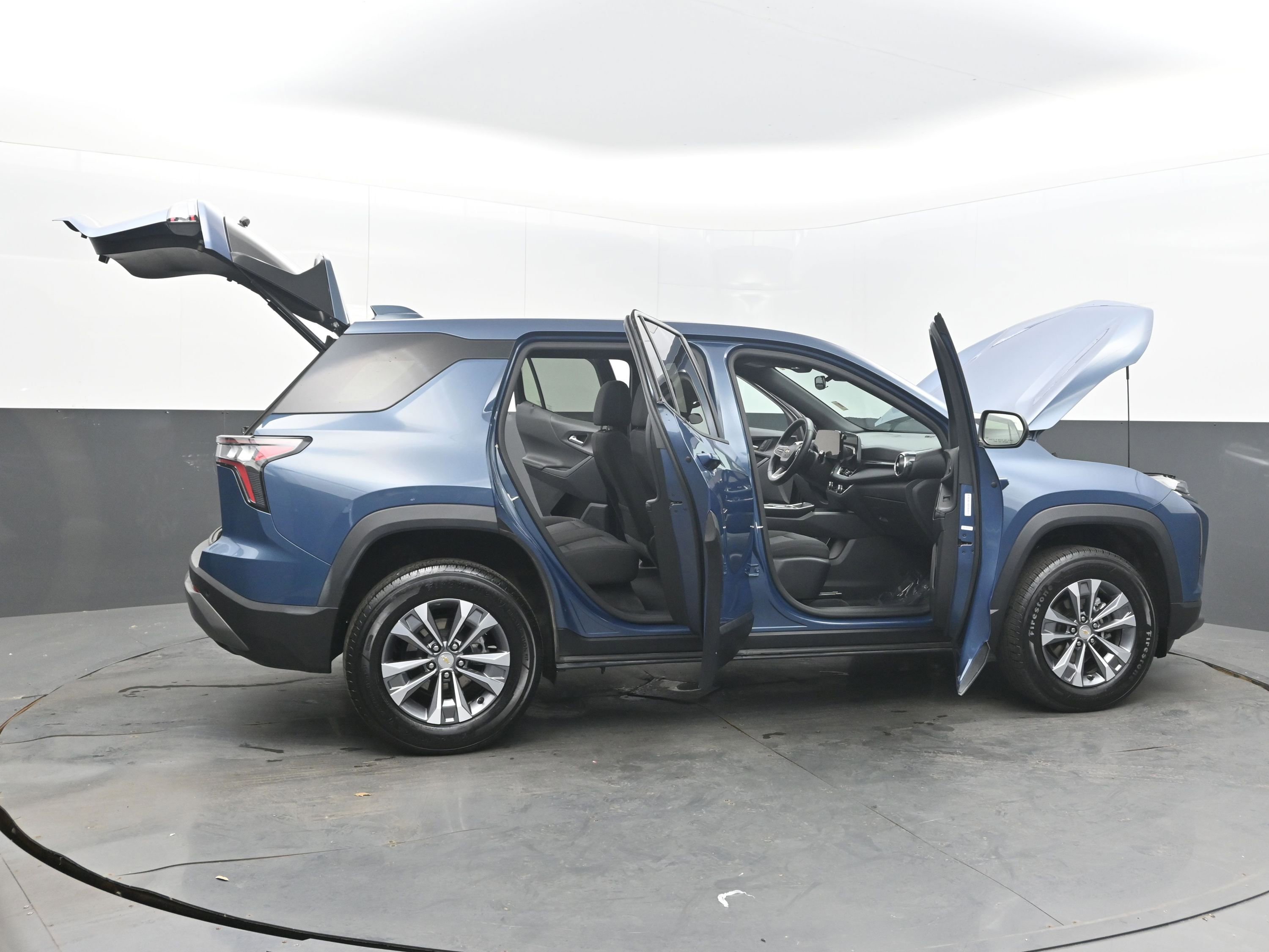 Used 2025 Chevrolet Equinox LT FWD image 46