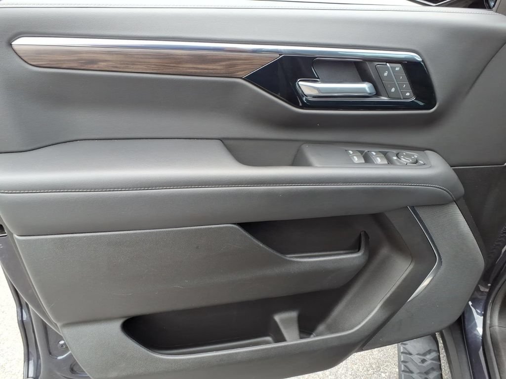 Certified 2025 Chevrolet Tahoe Z71 AWD/4WD image 13