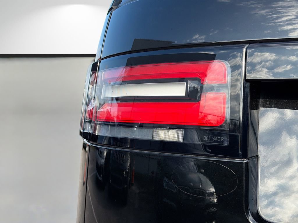 Used 2020 Land Rover Discovery HSE image 10