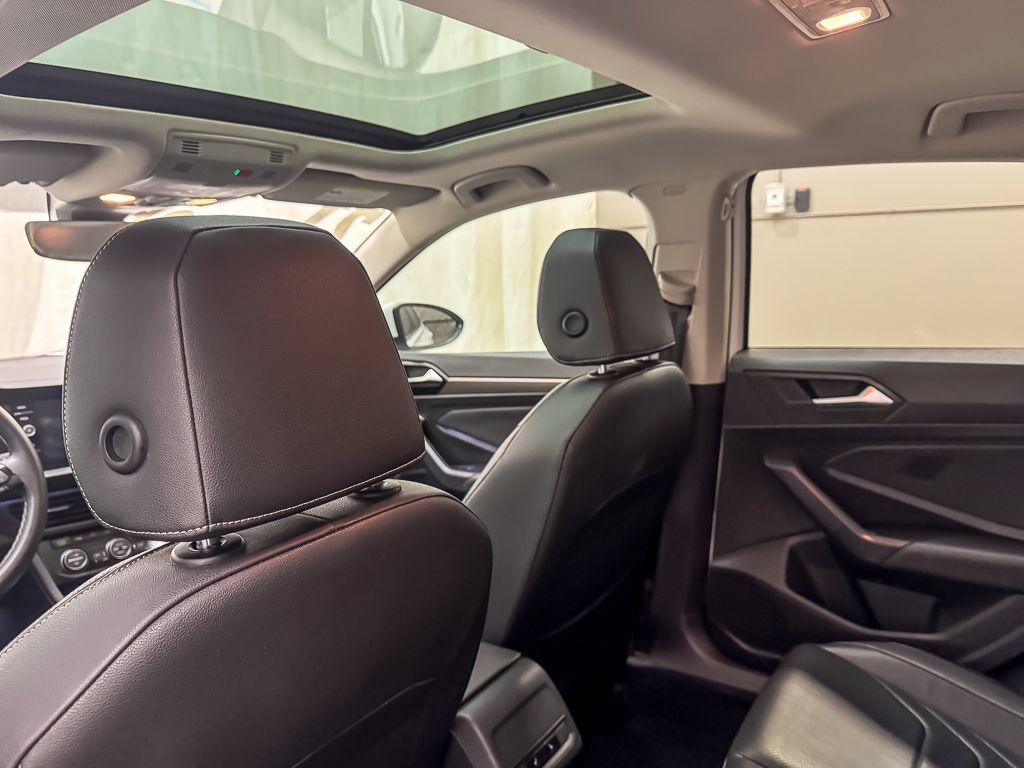 Used 2021 Volkswagen Jetta SEL Premium FWD image 12