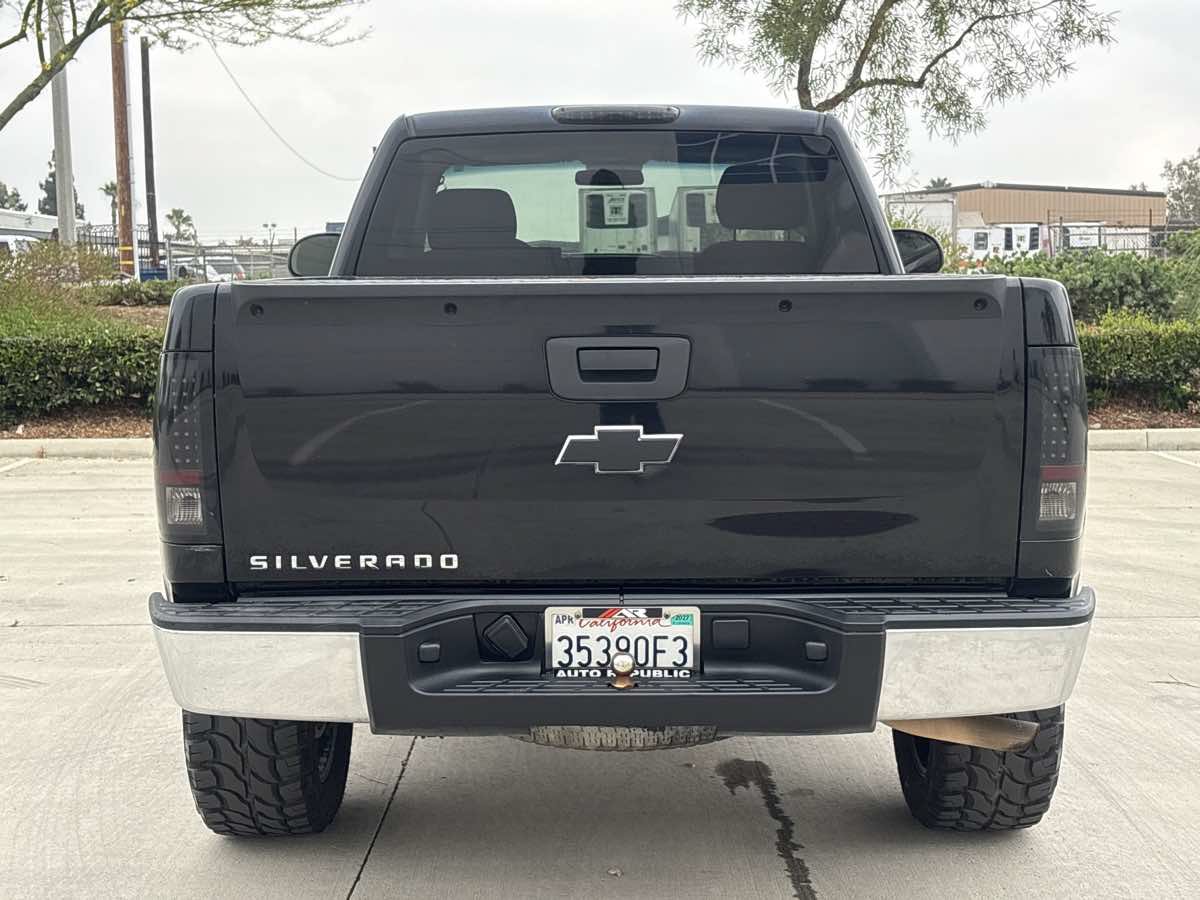 Used 2011 Chevrolet Silverado 1500 W/T w/ LS Package RWD image 3