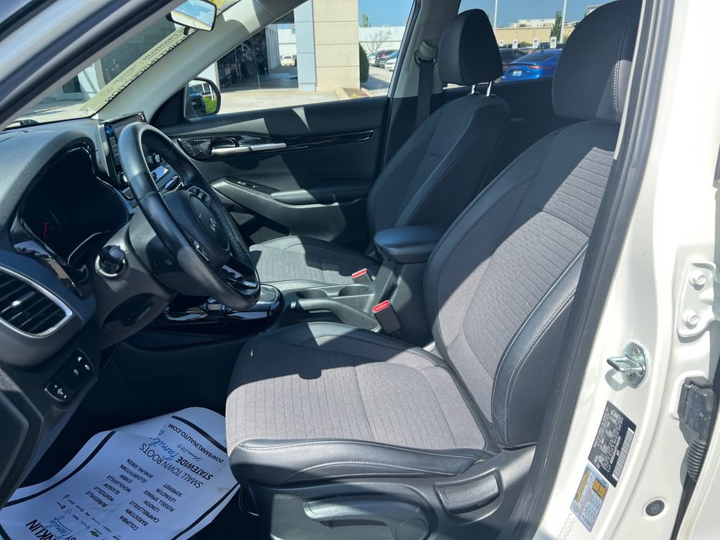 Used 2023 Kia Seltos S FWD image 13
