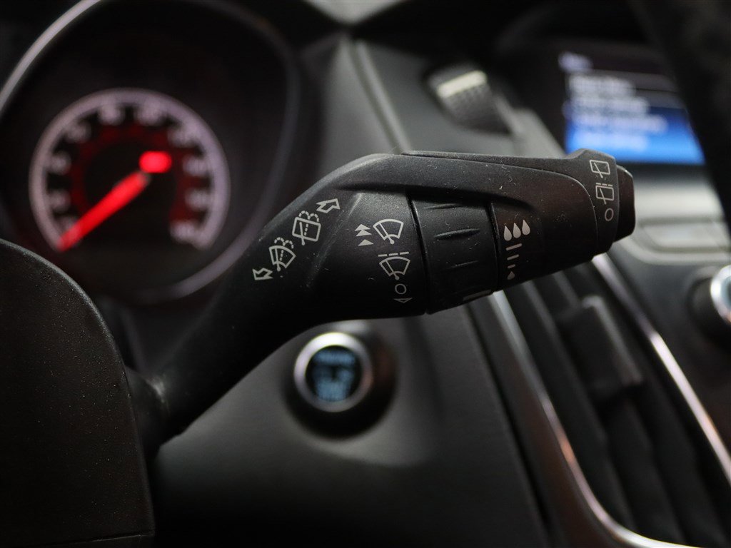 Used 2018 Ford Focus ST image 32