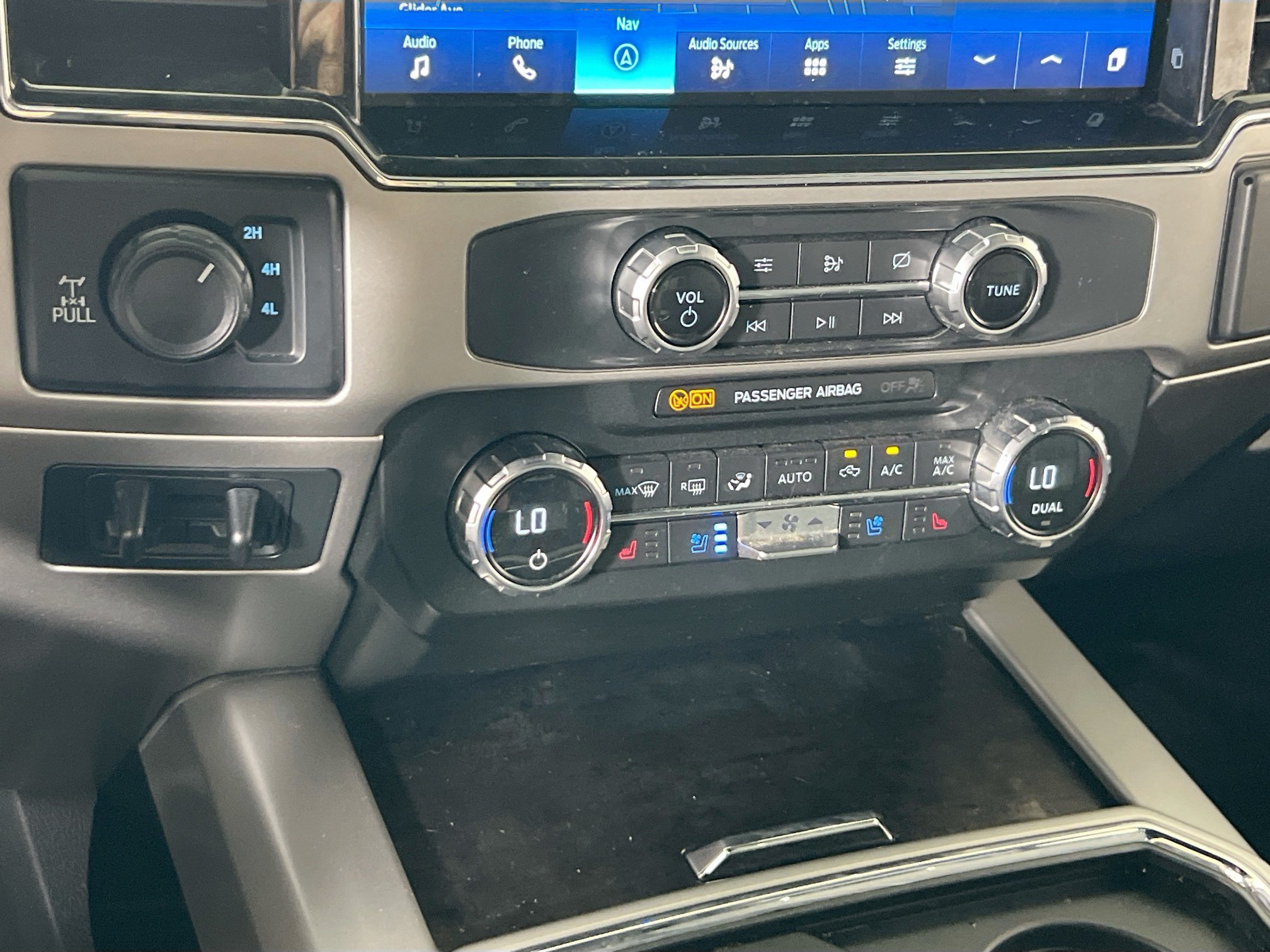 Used 2022 Ford F250 Lariat w/ Black Appearance Package AWD/4WD image 16